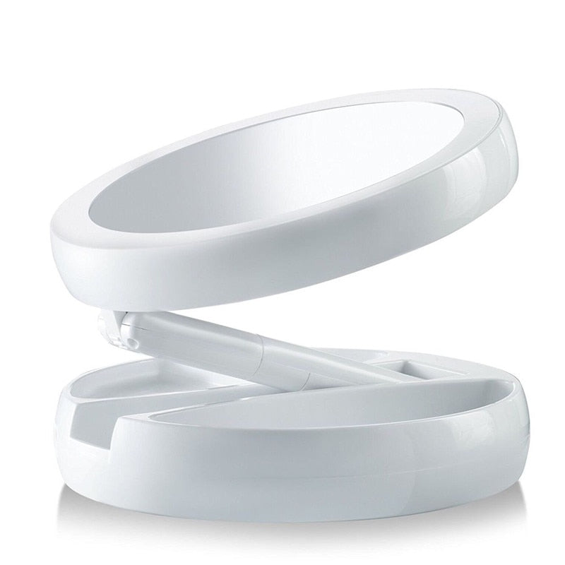 Espelho Light inova com Lente especial com aumento 10X